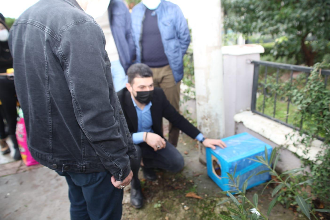 AK Bayraklı’dan sokak hayvanları için kampanya