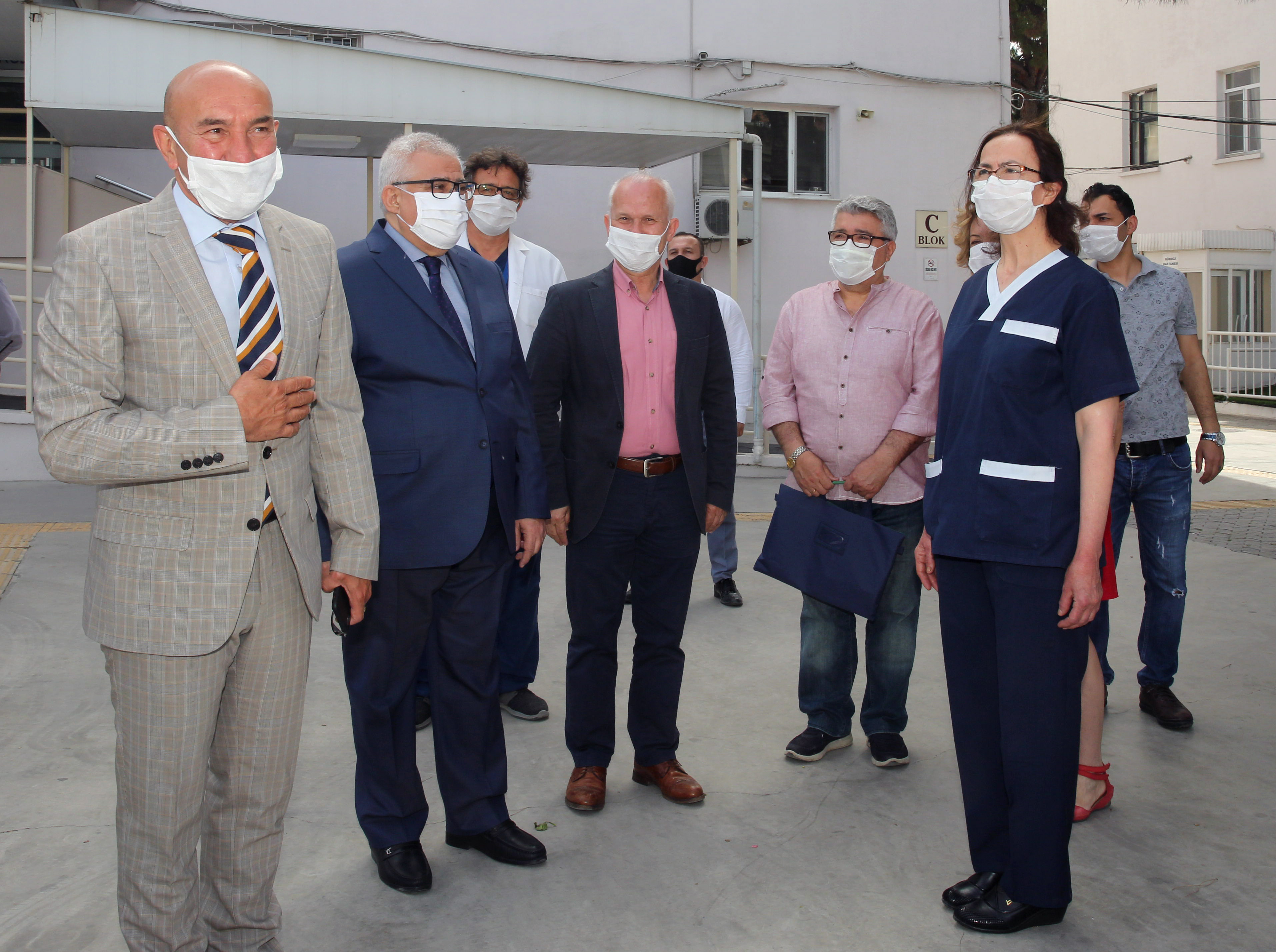 Başkan Soyer hemşireleri unutmadı