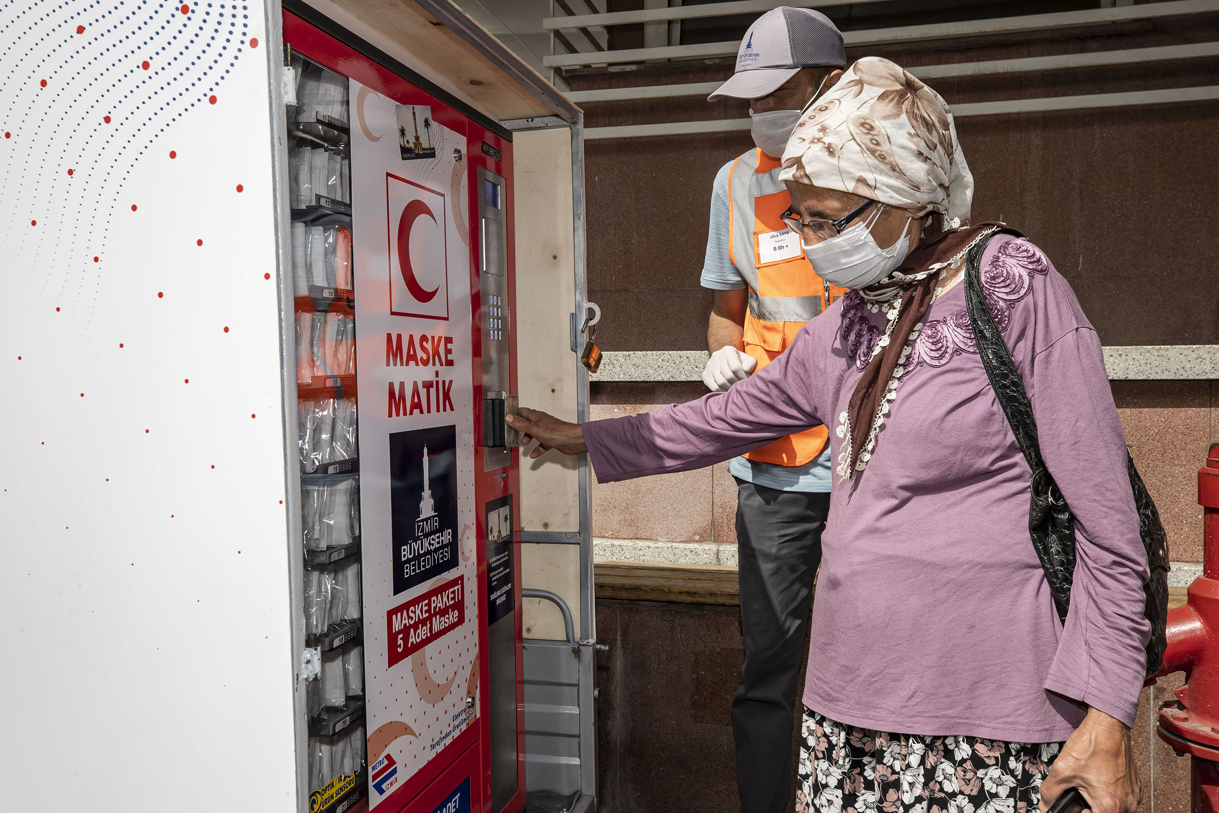 Büyükşehir Belediyesi’nden ilçelere 140 bin maske