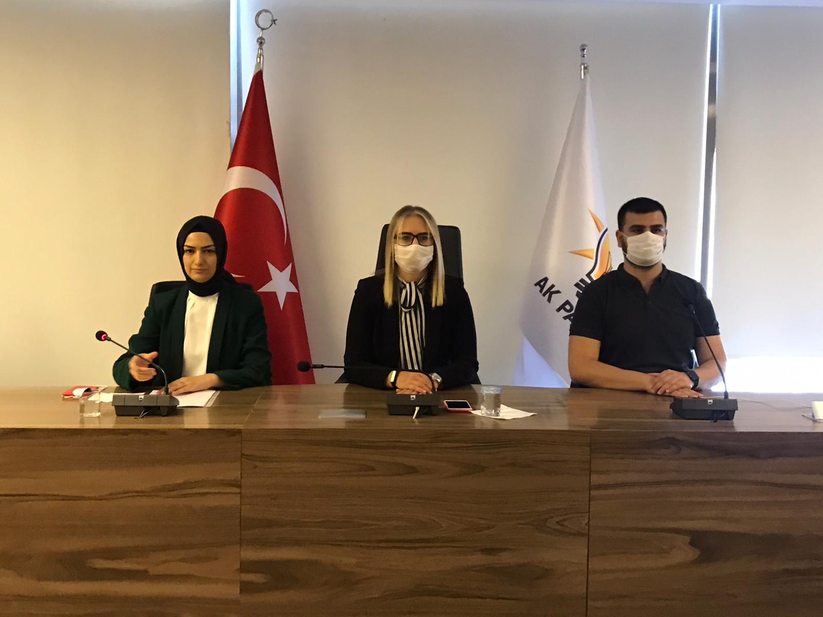 İzmirli AK Kadınlardan Dilipak’a suç duyurusu