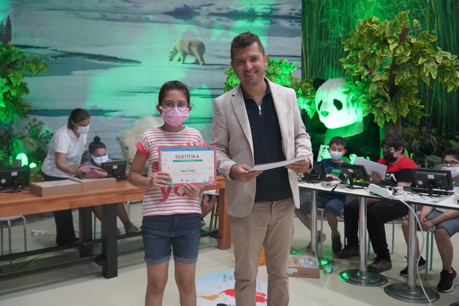 Öğrenciler sertifikalarını aldı