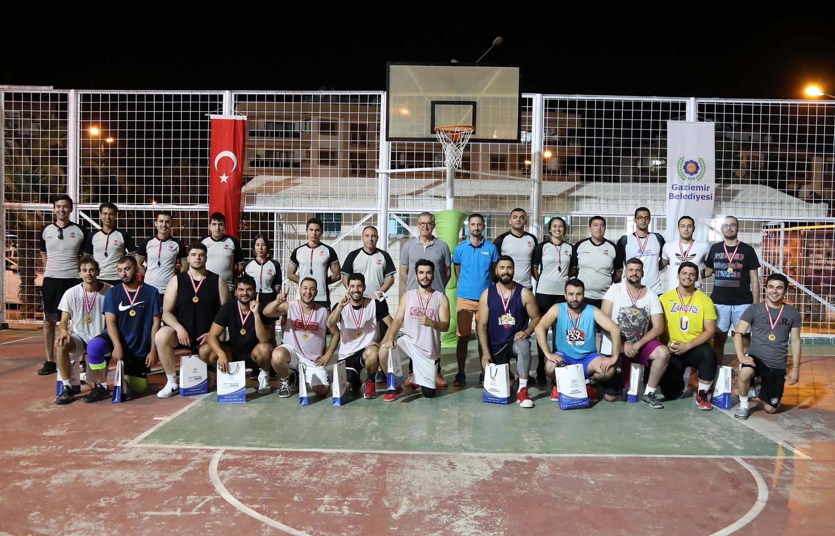 İzmirli basketbolcular Gaziemir’de ter döktü