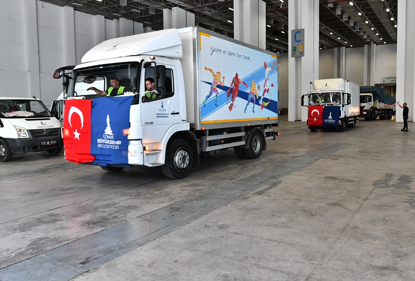 Büyükşehir'den yangın bölgesine destekler sürüyor