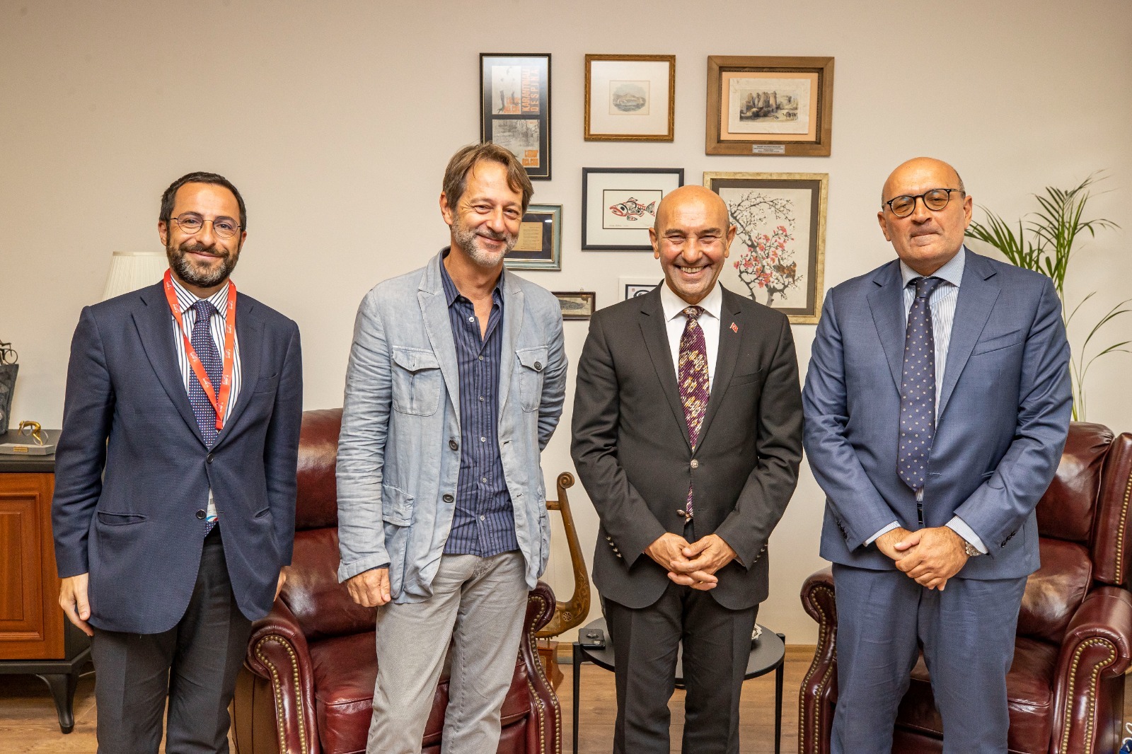 Başkan Soyer uluslararası Kültür Zirvesi’nin konuklarıyla bir araya geldi