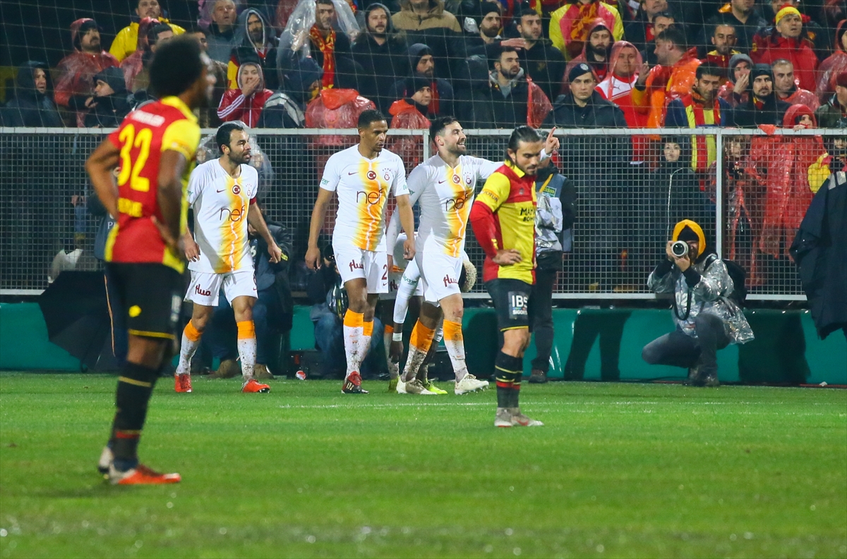 Göztepe evinde Galatasaray'a mağlup oldu