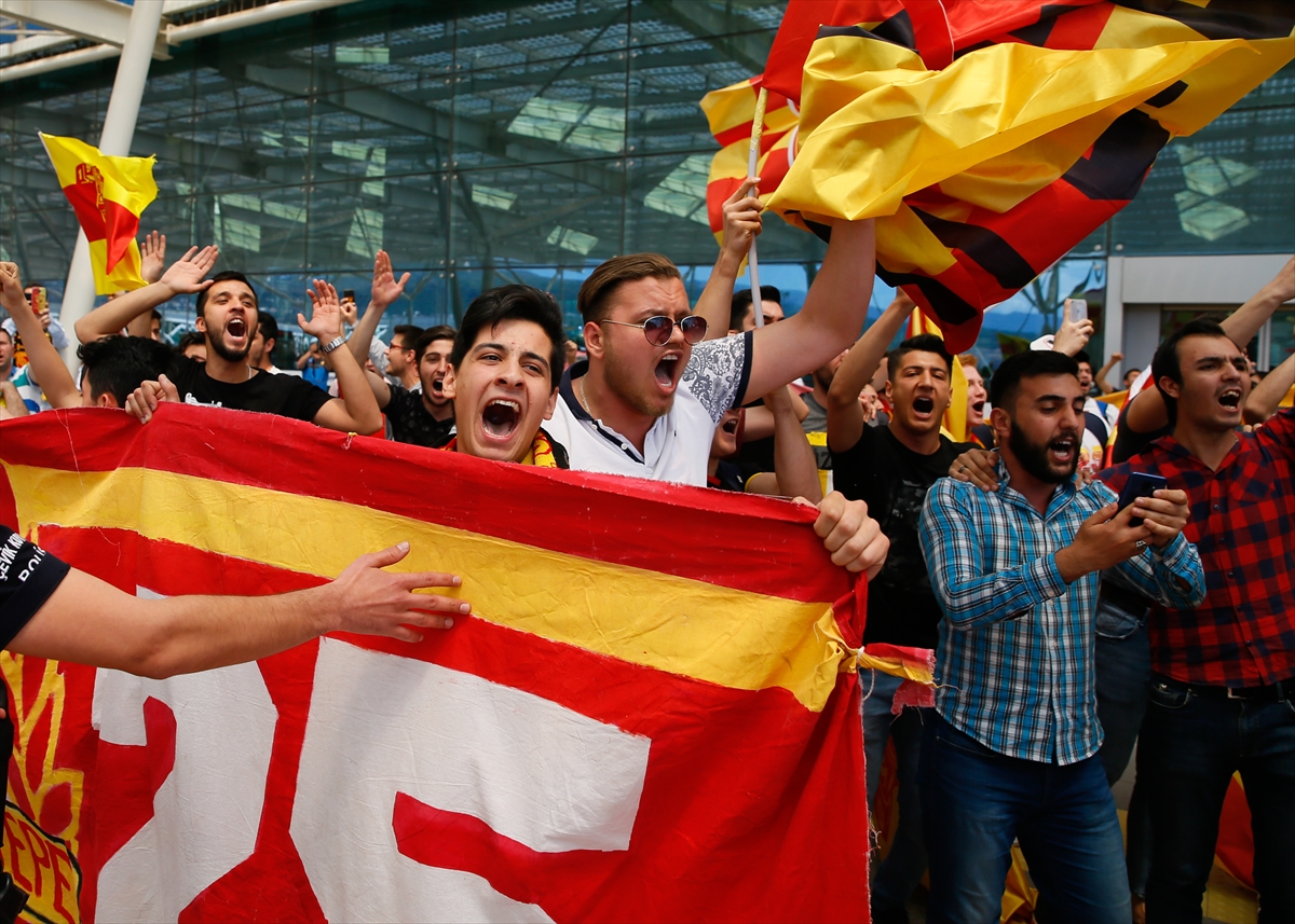 Göztepe, Bursa'ya coşkuyla uğurlandı