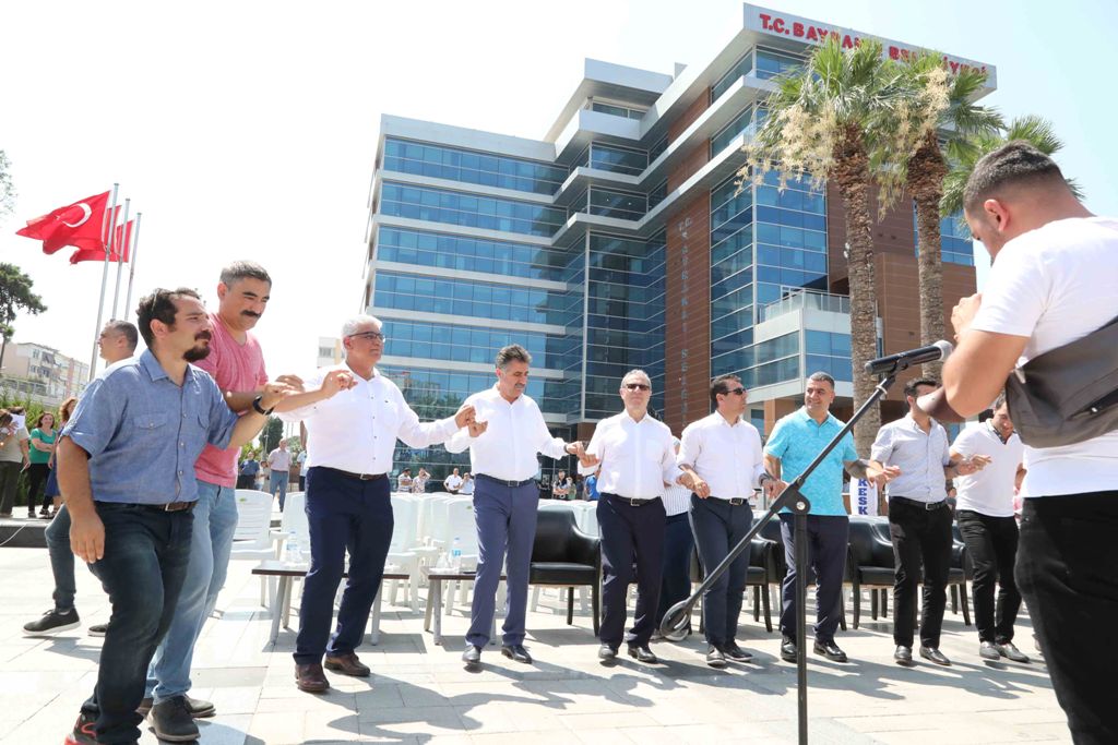 Bayraklı'da toplu sözleşme sevinci