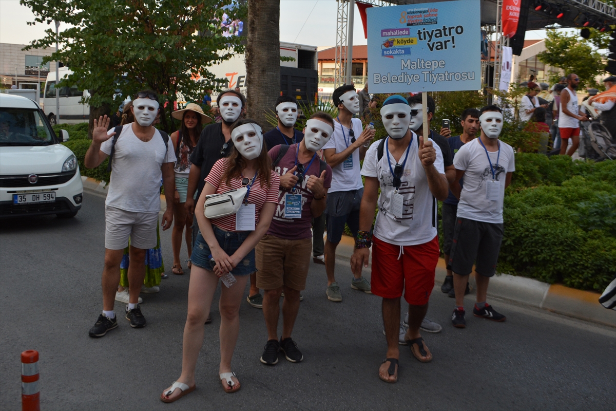 Urla'da sanat sokağa taştı