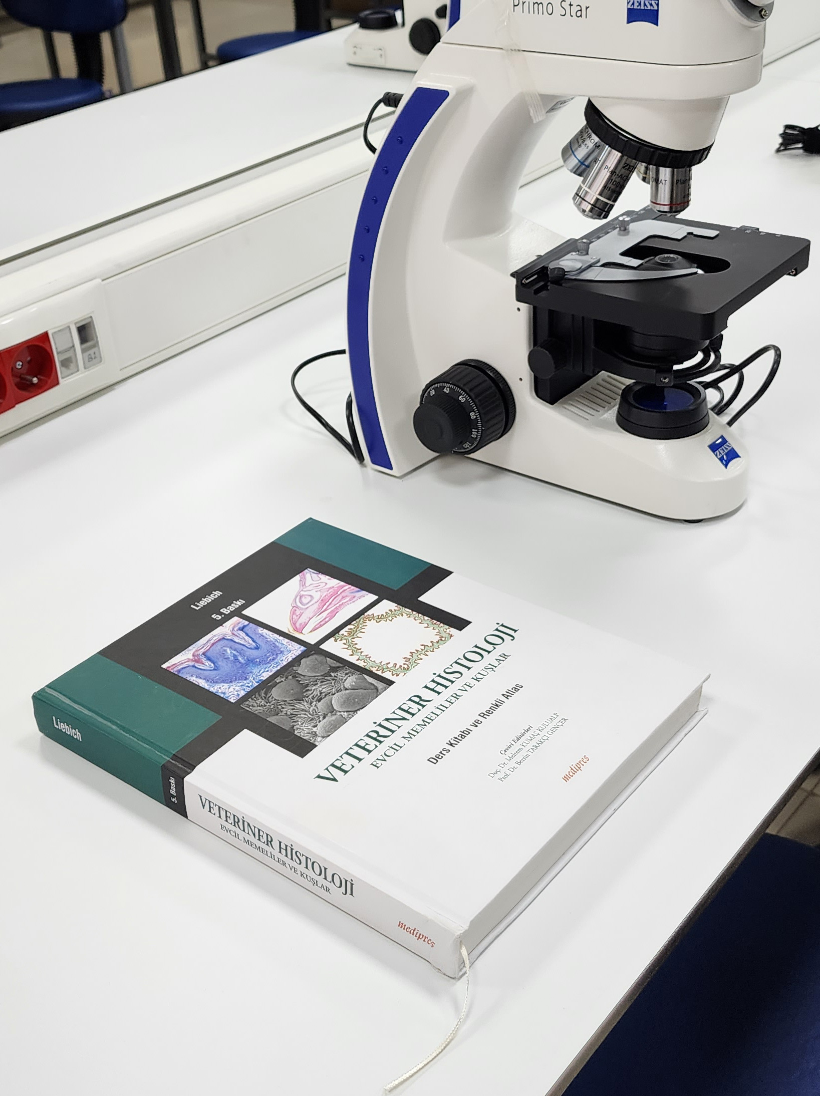 Deü Veteriner Fakültesi’nden Bilime Katkı: O Eser Türkçeye Çevrildi