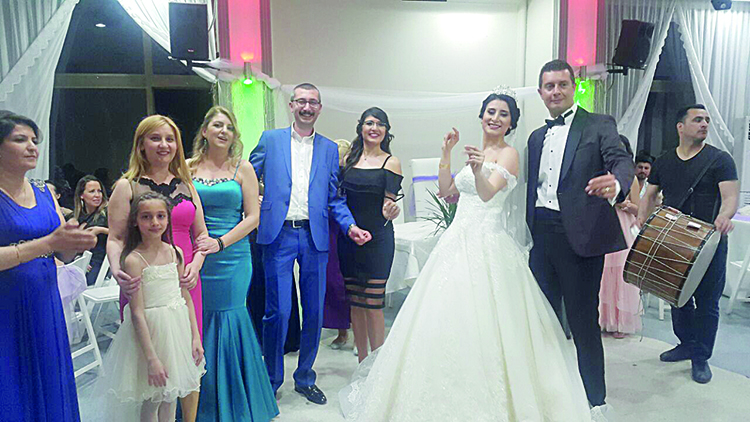 Erduran ve Deler ailesinin mutlu günü