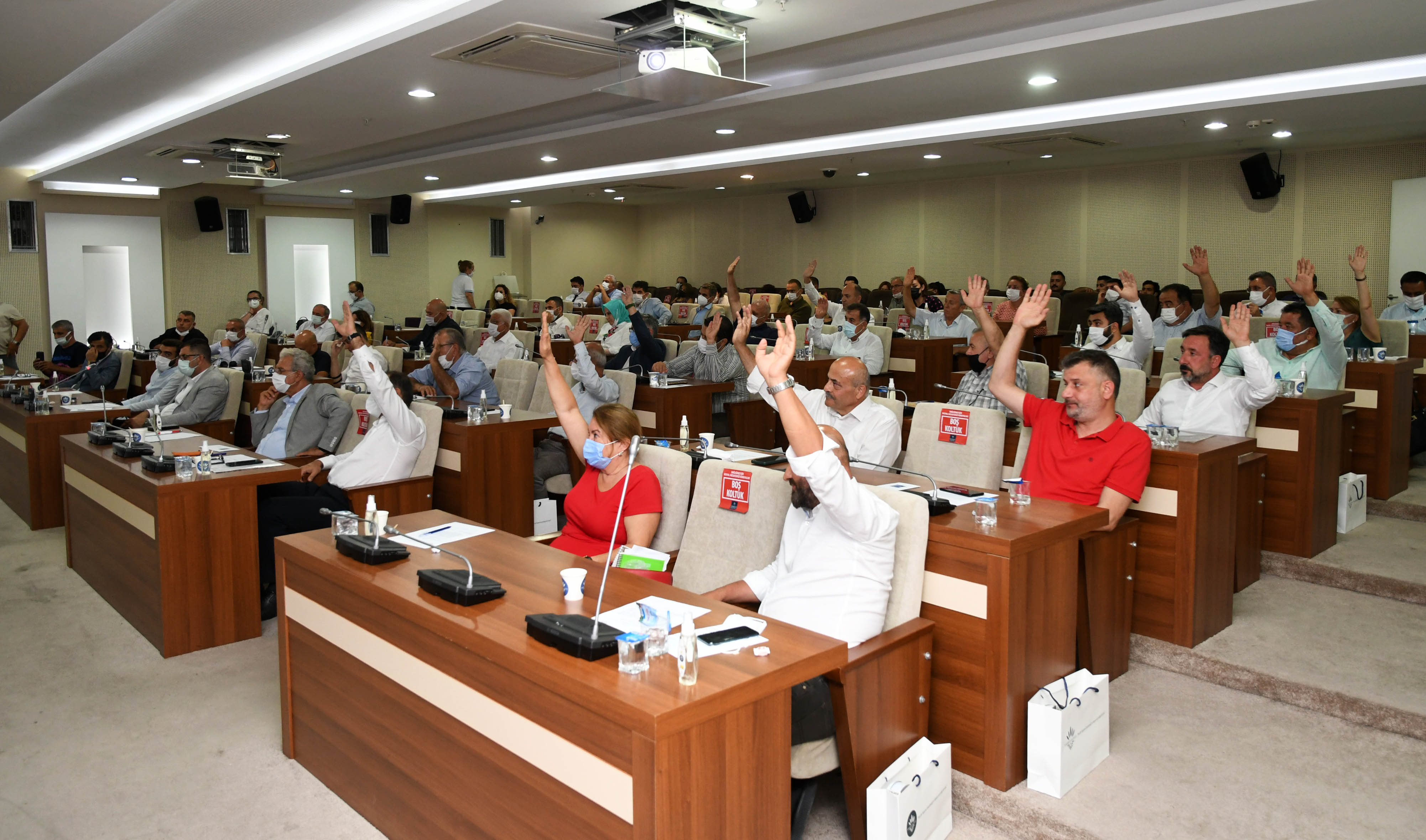 KARABAĞLAR BELEDİYESİ'NDEN “EĞİTİM KART"