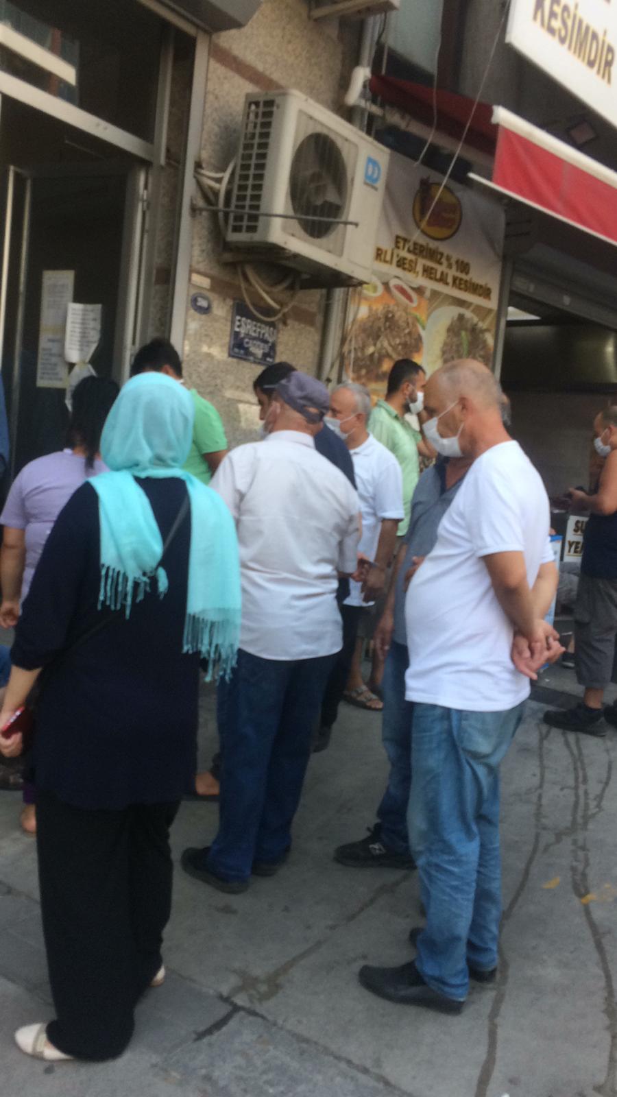 Noterde sosyal mesafe sözde kaldı