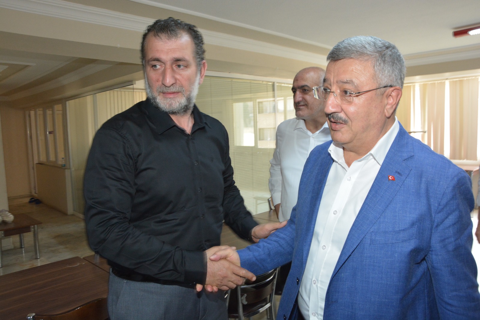 Erzurum ve Mardinliler'den Nasır'a tam destek