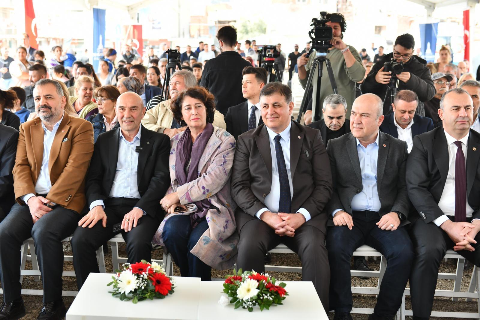 Başkan Tugay: Kentin geleceğini de planlamak adına önemli çalışmalar yaptık