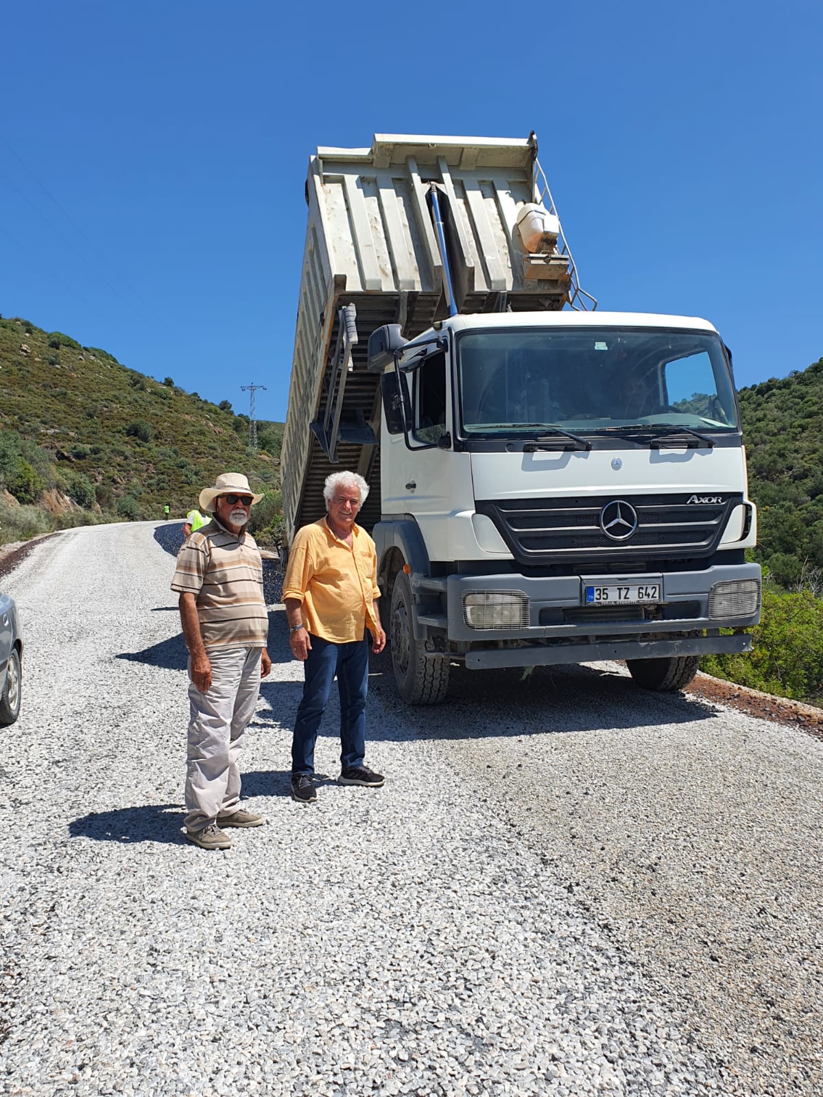 KARAREİS MEVKİİ'NDE YAPILAN YOL ÇALIŞMASI HIZ KAZANDI
