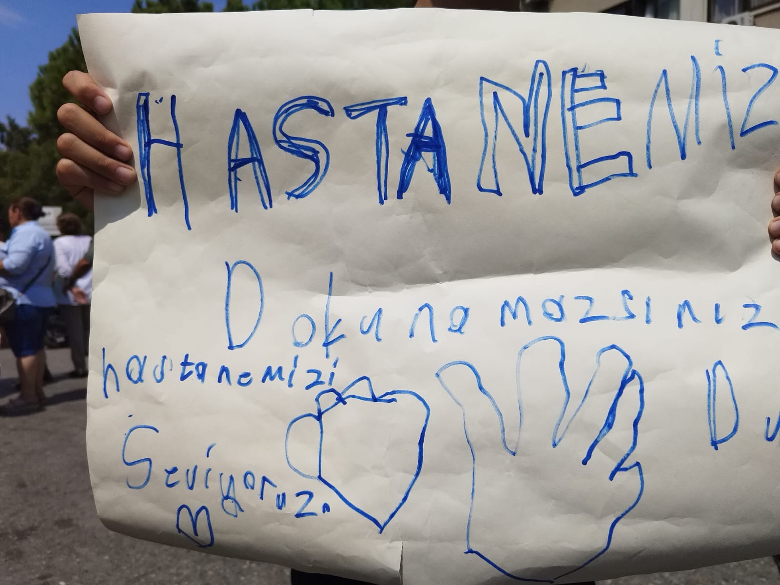 Karabağlar Kent Konseyi üyeleri ve STK Temsilcileri Bozyaka Hastanesi için eylem: HASTANE KAPATILMASIN