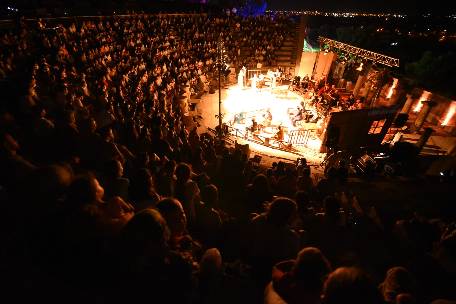 Metropolis Antik Kent'te tiyatro coşkusu