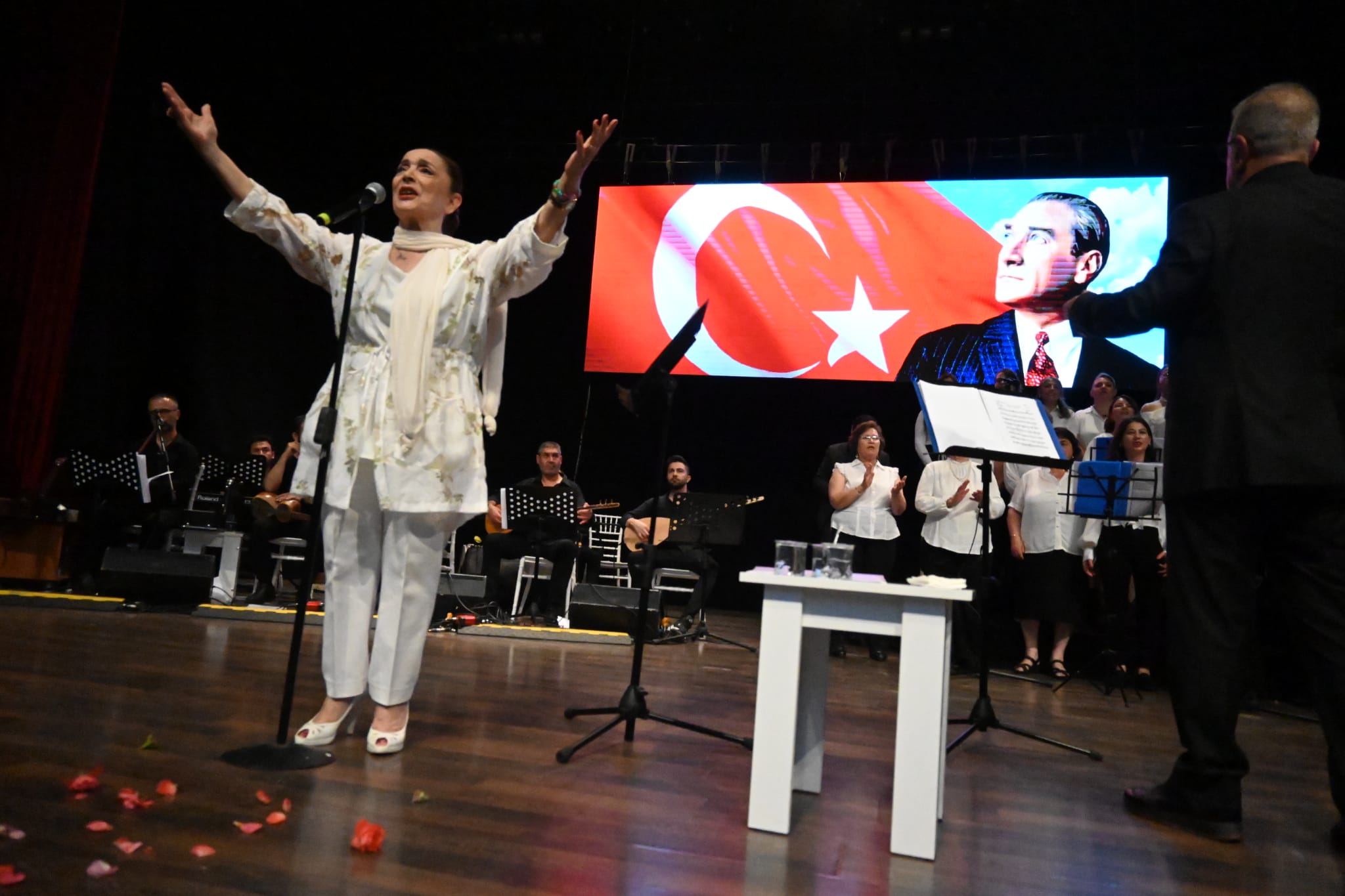 Torbalı’da muhteşem müzik ziyafeti
