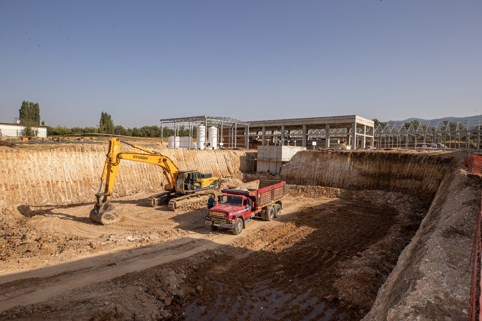 Soyer'den 2 yılda 120 milyon lira yatırım yapılan Kemalpaşa'ya müjde