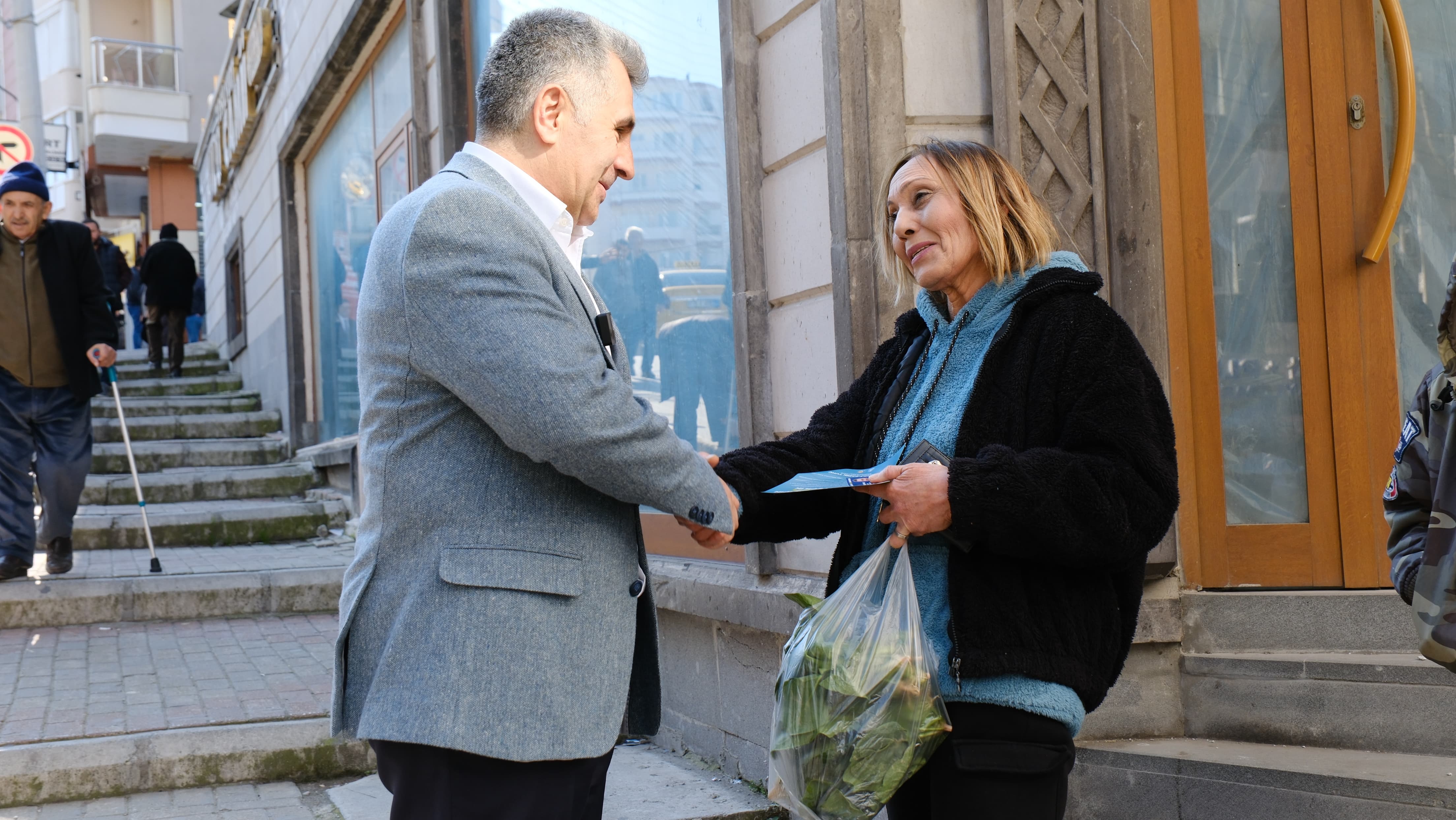 Karabağlar aşkıyla sahadayız