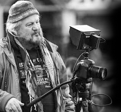 Yaşadıkları ve yaptıkları normal birilerinin yarım asra sığdırabileceği şeyler değildi....