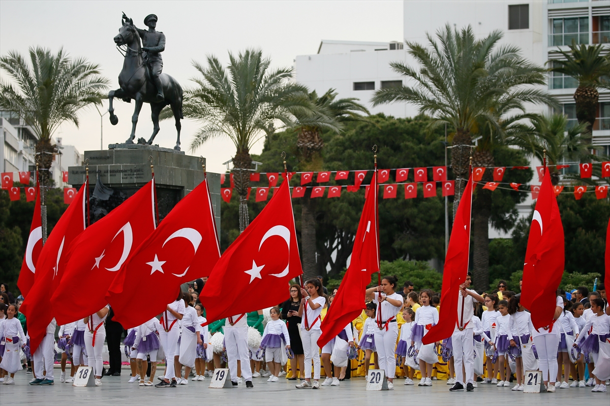 İzmir'de bayram coşkusu