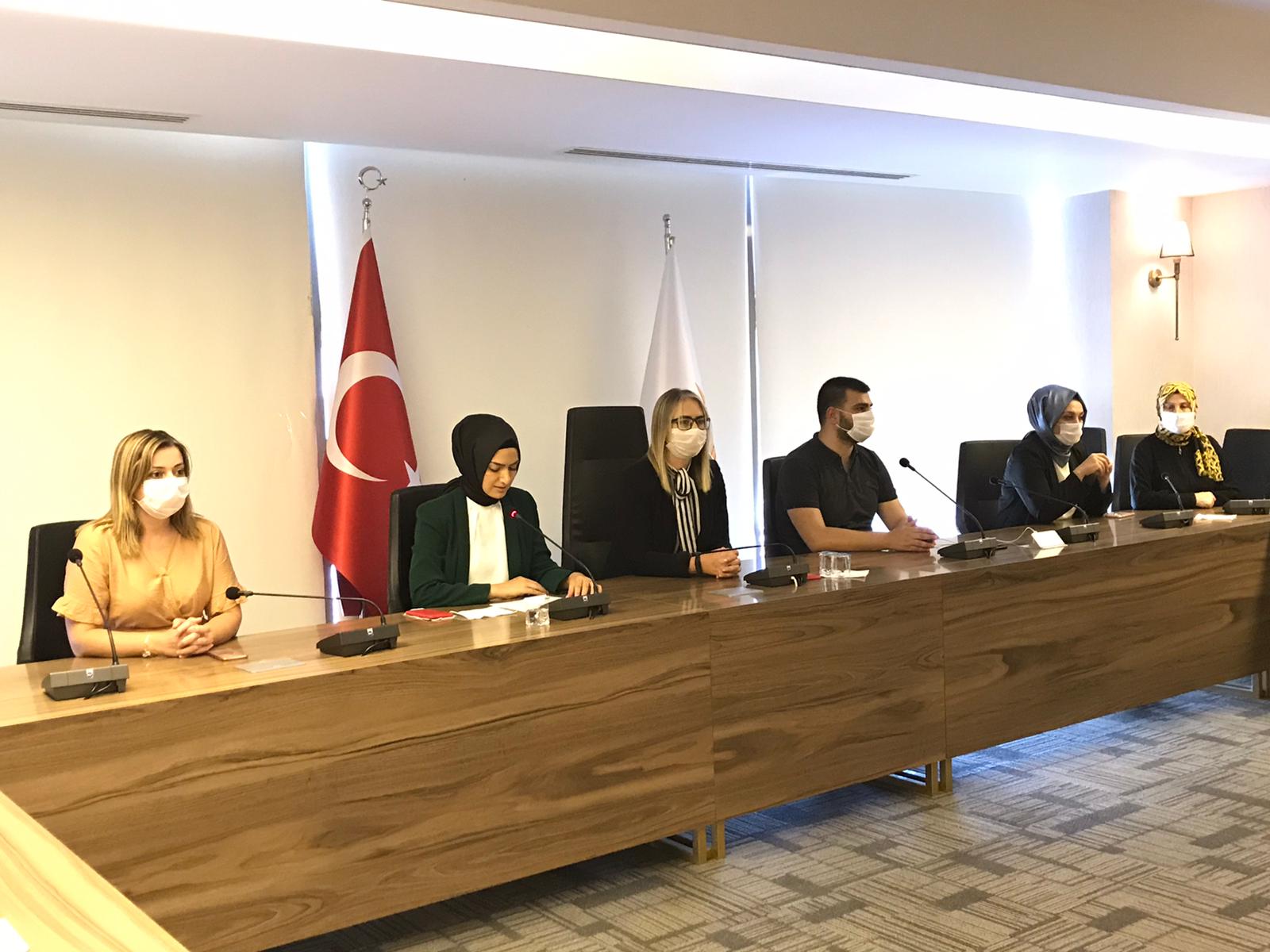 İzmirli AK Kadınlardan Dilipak’a suç duyurusu