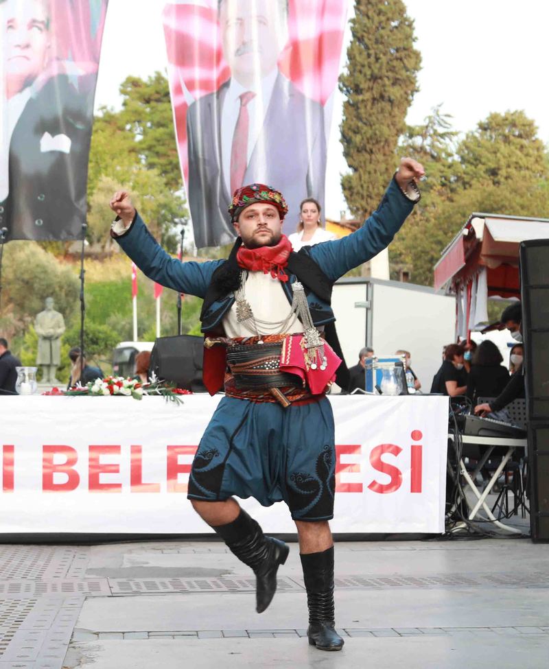 Bayraklı'da 'Cumhuriyet Bayramı' etkinliklerle kutlandı