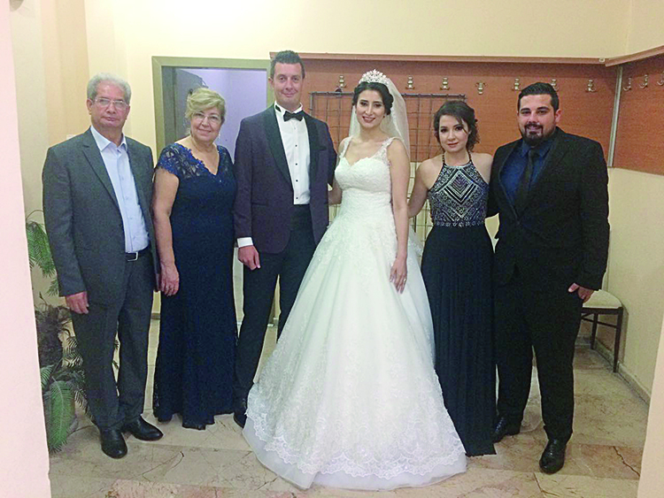 Erduran ve Deler ailesinin mutlu günü