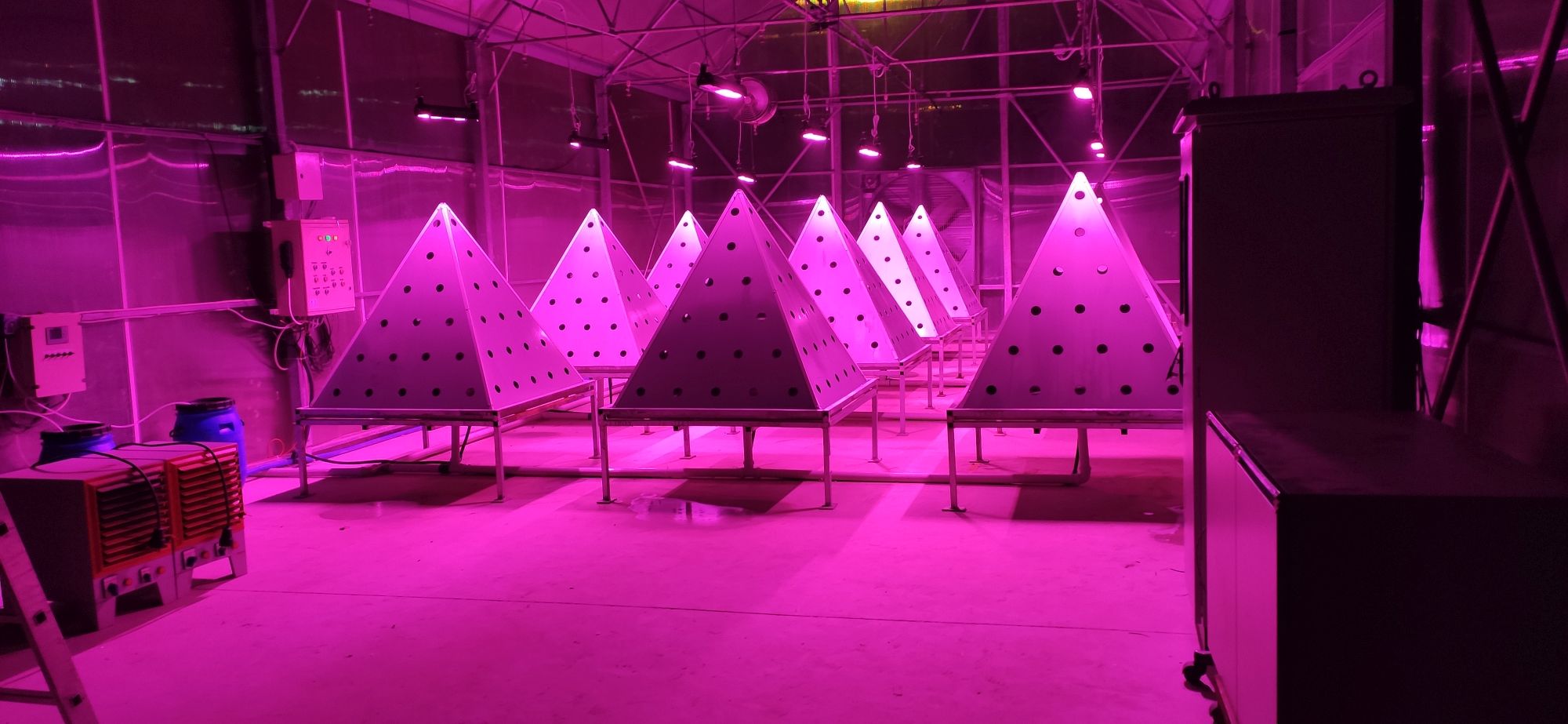 Tam otomasyonlu, topraksız sera sistemine, yenilenebilir enerji teknolojisi