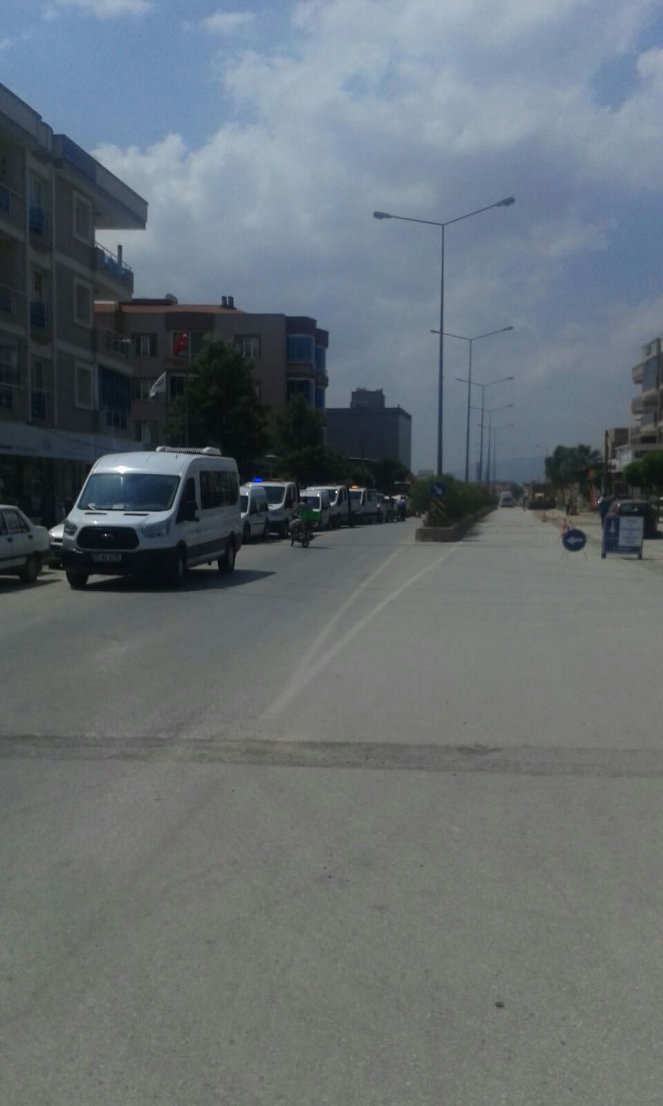 Menderes'te yol gerginliği!