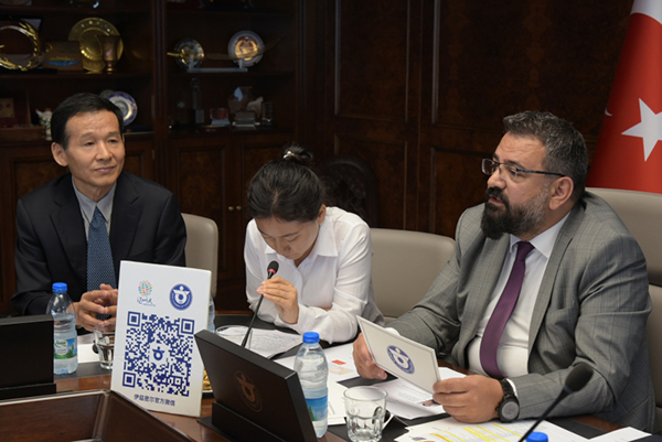 Çin'in ünlü isimleri İZTO'da İzmir'i dinledi