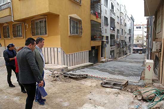 Buca’nın sokakları yenileniyor