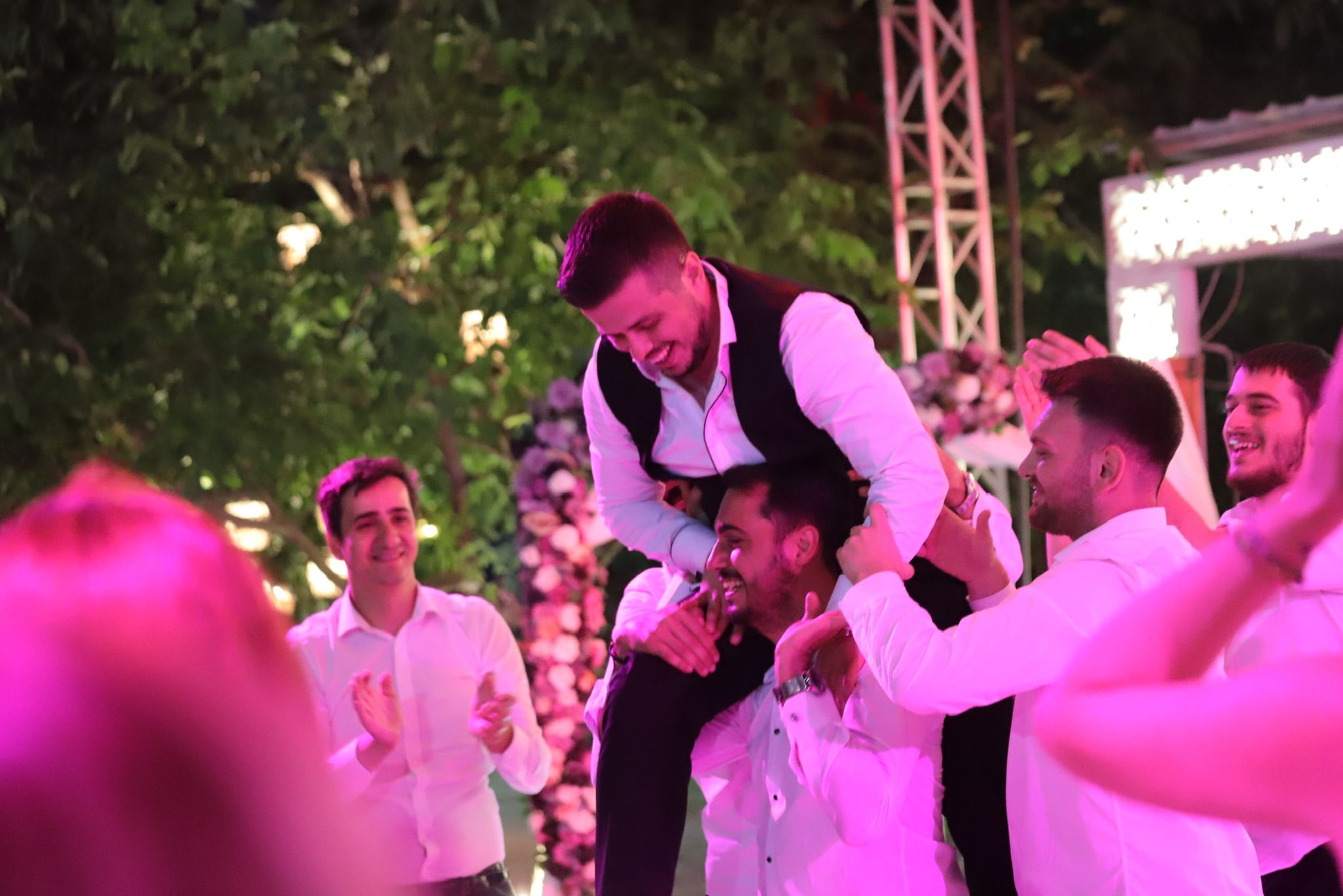 Duran ve Yenginer ailelerinin mutlu günü: Janset ve Kubilay dünya evine girdi