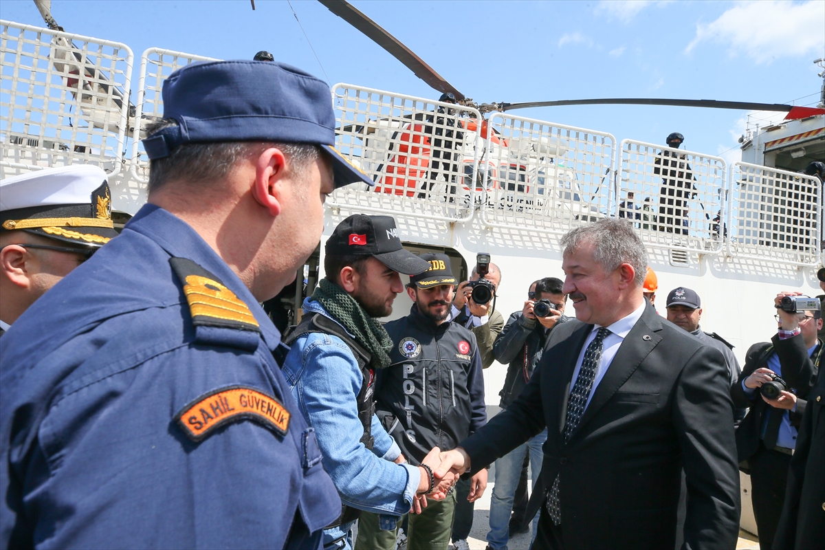 Esrar dolu tekne limana getirildi