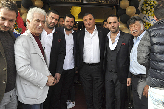 Bornova'nın Patron'una mehterli açılış