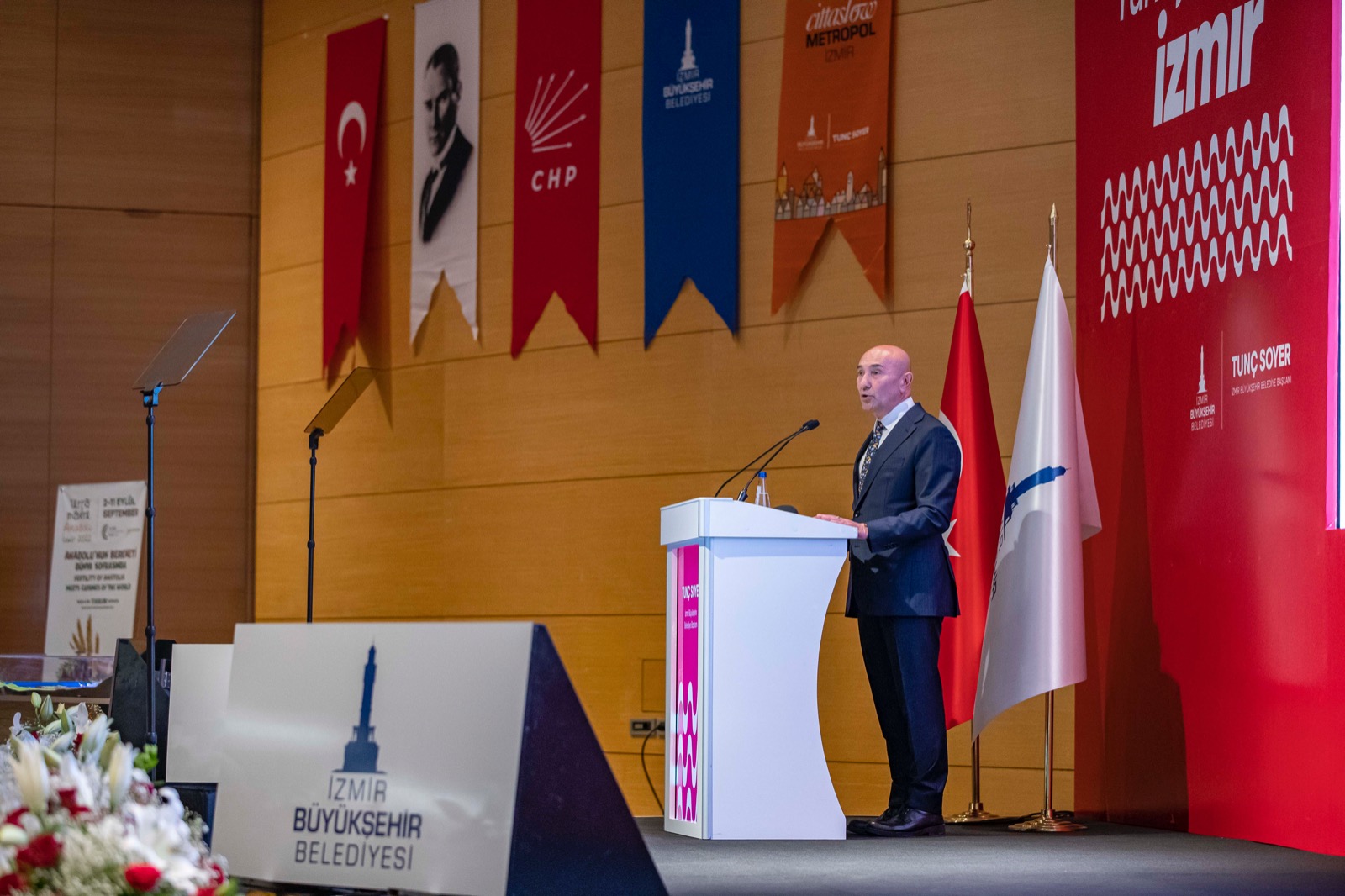 Başkan Soyer lider ile üst yönetimine 3 yılını anlattı...