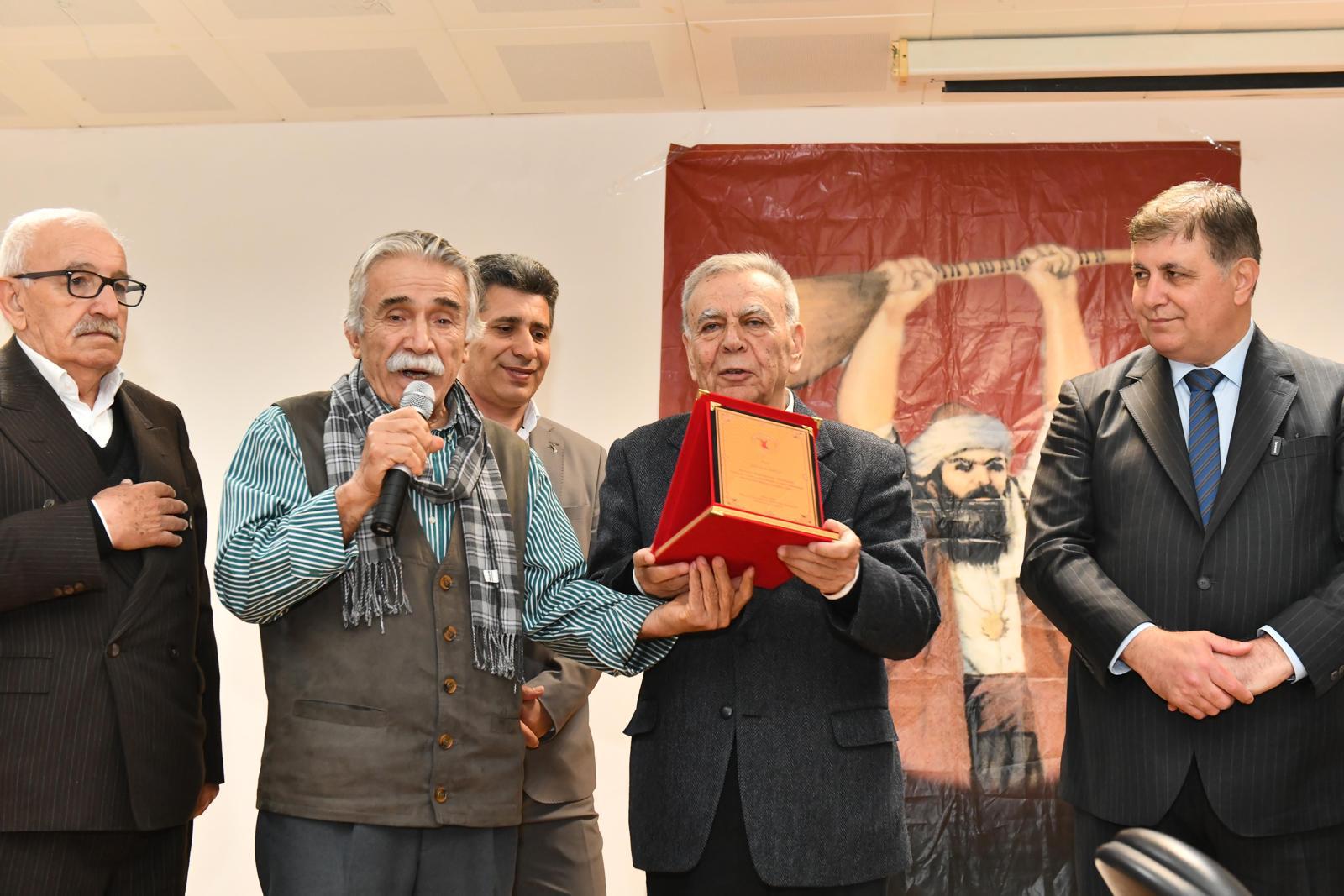 Başkan Cemil Tugay'dan emekliler için önemli düzenleme