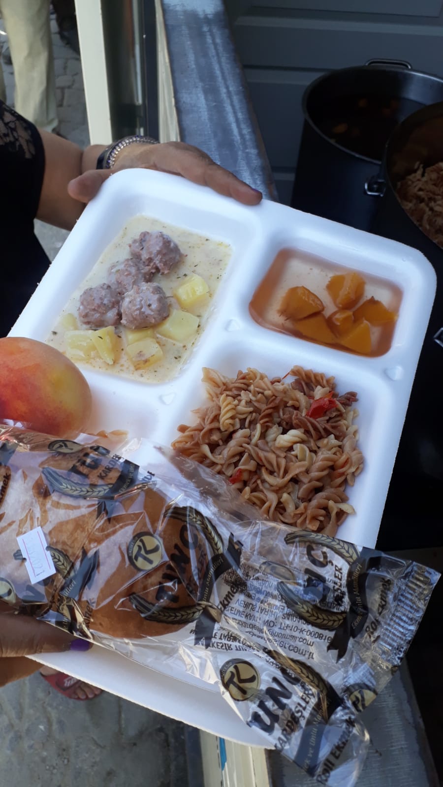 YARALARA MERHEM OLUYORLAR…