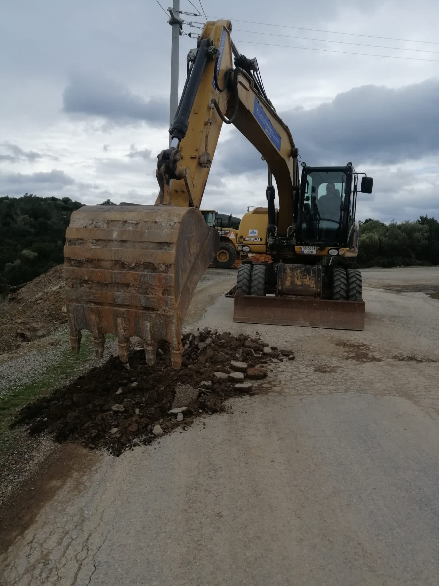Karaburun yolları köstebek yuvası!