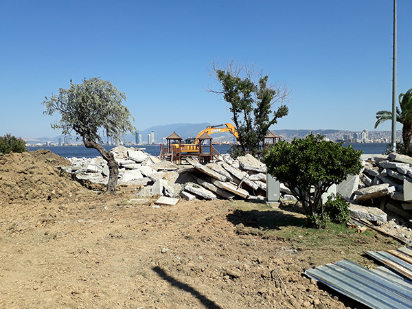 KARŞIYAKA'DA 'SAHİL İSYANI'