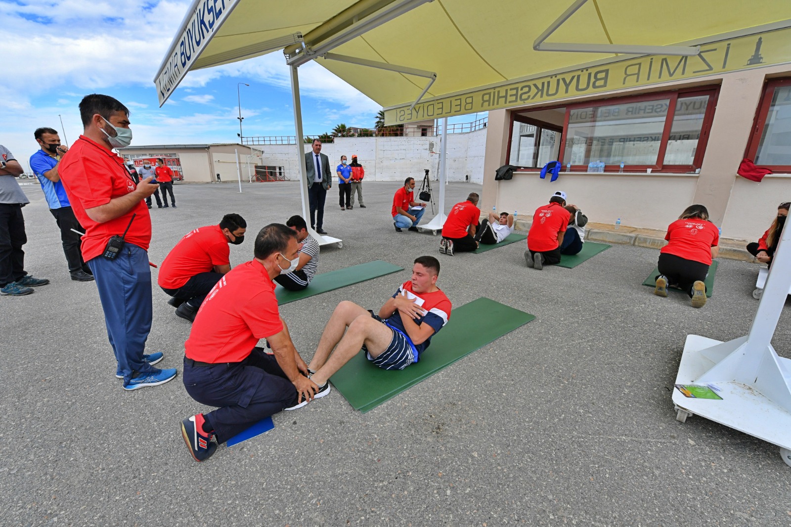 İzmir Büyükşehir Belediyesi’nden itfaiyeci adayları için şeffaf sınav “Hak eden kazanacak”