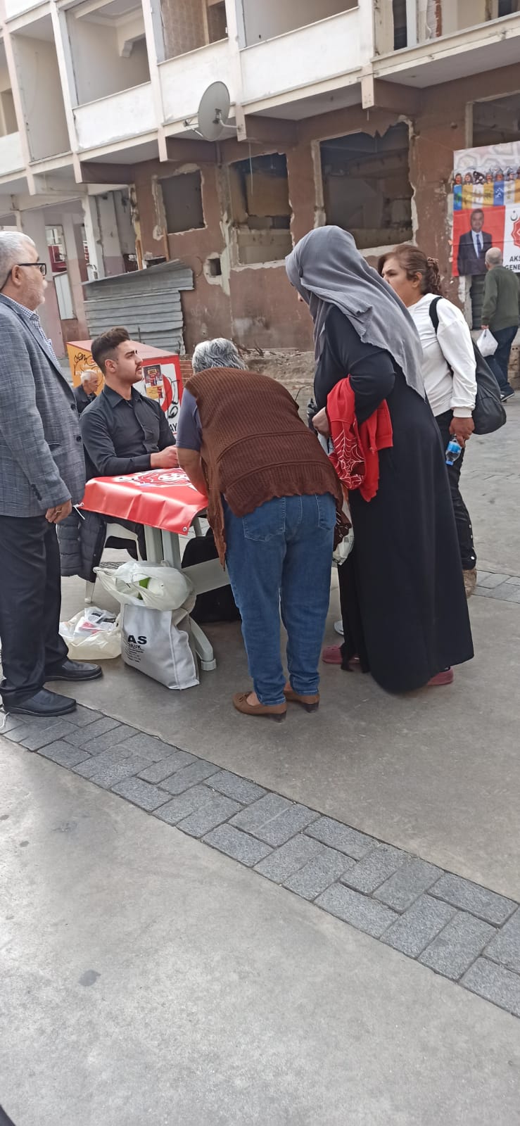 Aksaçlılar'dan Bayraklı'da imza kampanyası