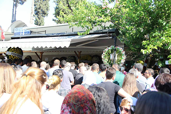 Gözyaşlarıyla uğurlandı