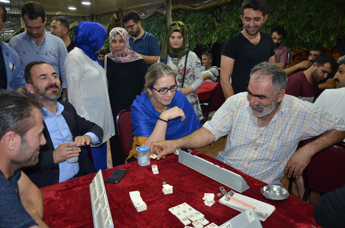 Ak Parti İzmir Milletvekili Adayı Ceyda Bölünmez Çankırı: “MİLLLETİMİZLE ARAMIZA MESAFE KOYMAYIZ”