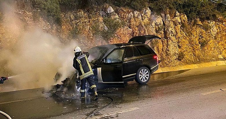 Araç birden alev topuna döndü! Canını zor kurtardı