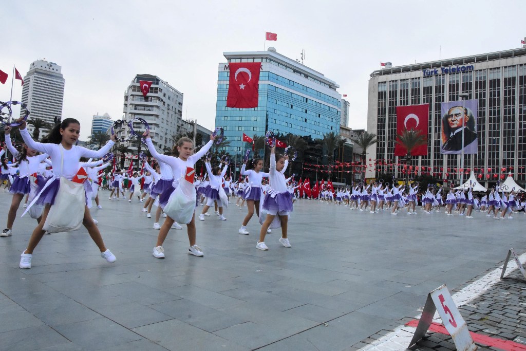 İzmir'de bayram coşkusu