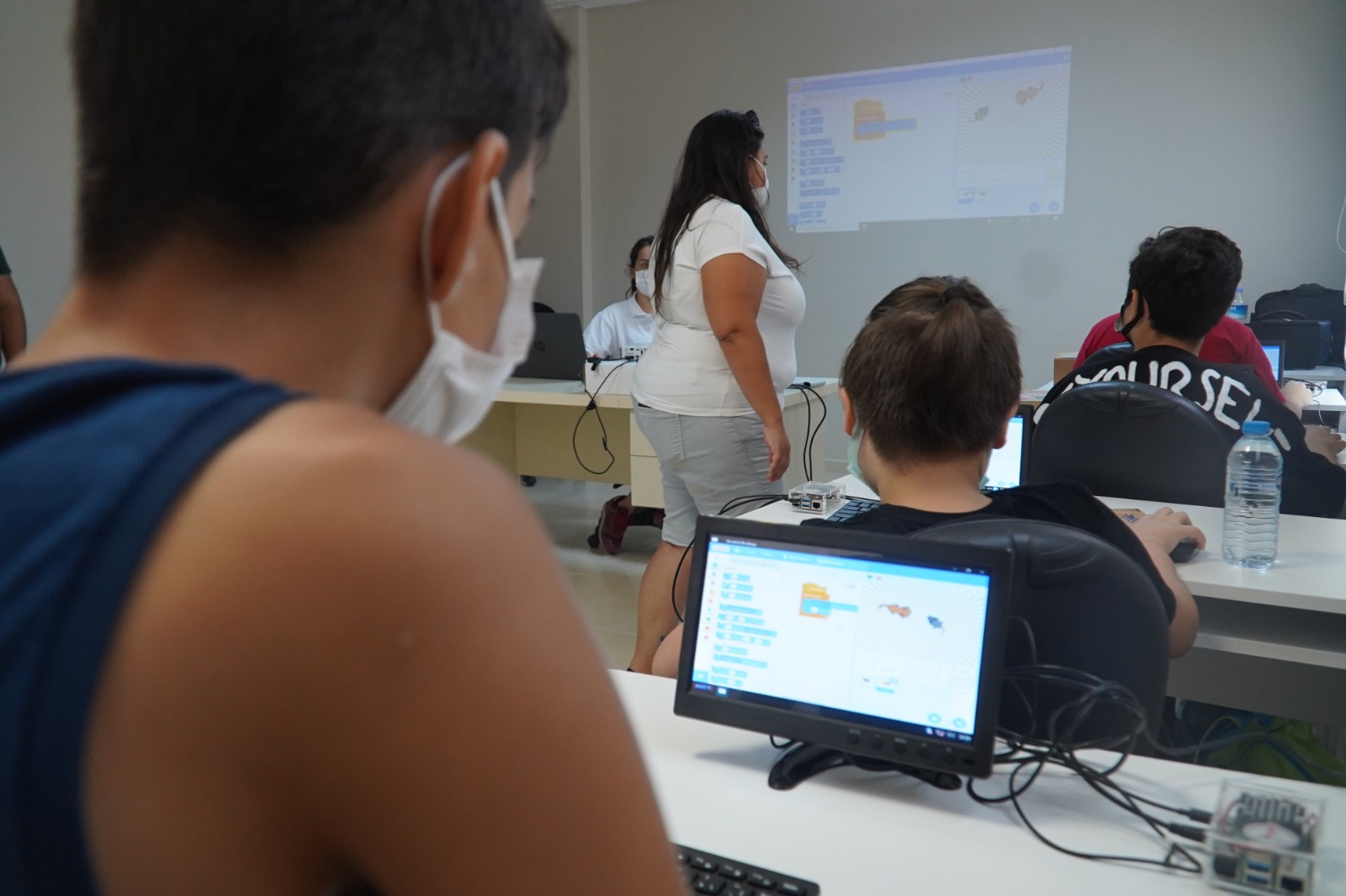 Karşıyaka Belediyesi ile İZELMAN A.Ş. ortaklığıyla çocuklara eğitim verildi