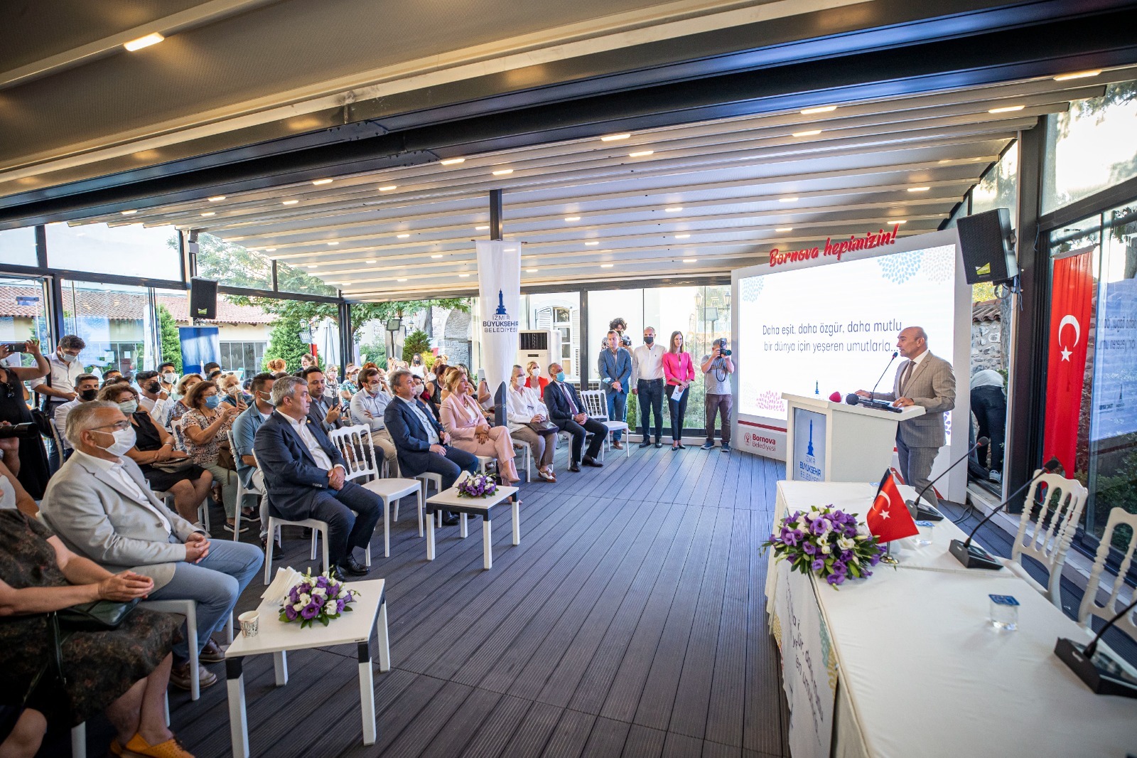 Soyer: “Kadınlar dizini kırıp evinde oturmayacak”