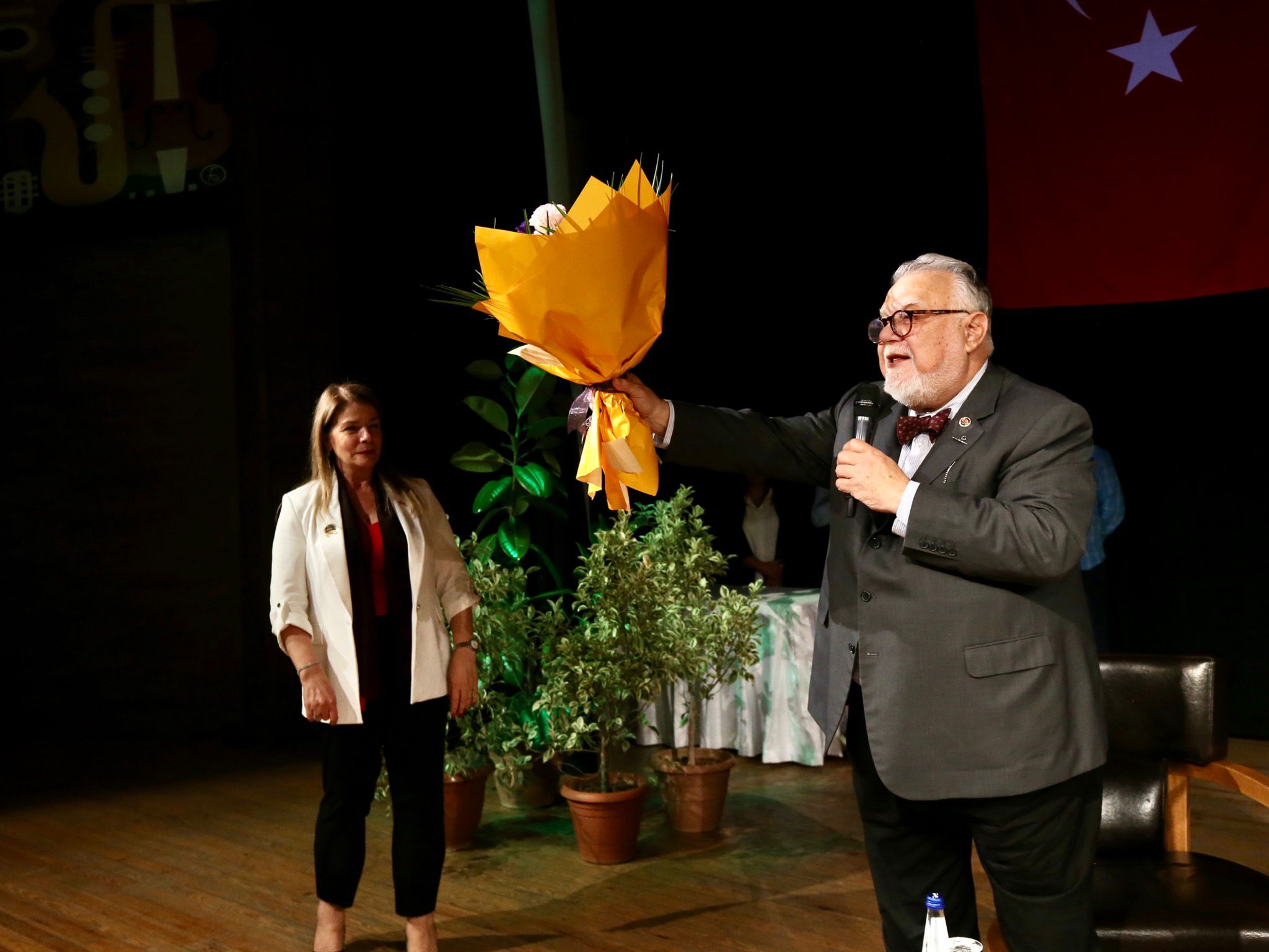 Karşıyaka’dan Prof. Dr. Celal Şengör’e sevgi seli